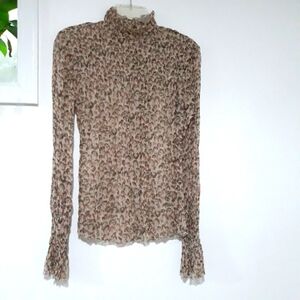 Elie Tahari floral ruffled Long-Sleeve top size Medium.